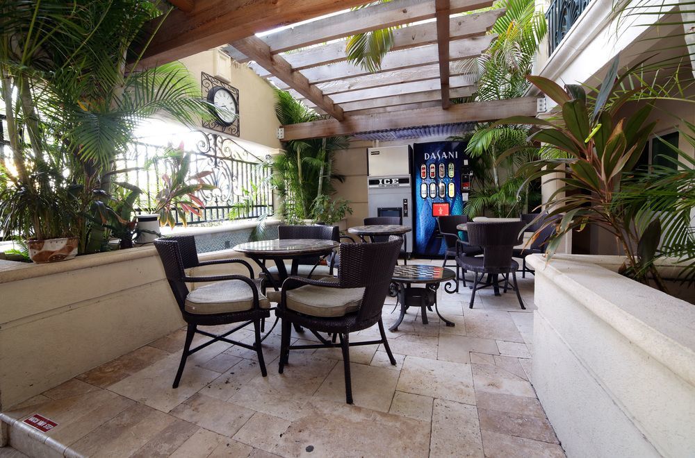 The Sea Lord Hotel & Suites (Adults Only) Lauderdale-by-the-Sea ภายนอก รูปภาพ
